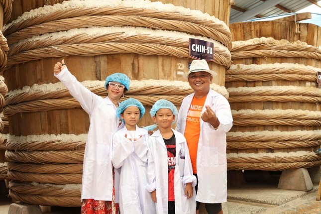  Choáng ngợp trong lần đầu khám phá nhà thùng nước mắm 'khủng' ảnh 3