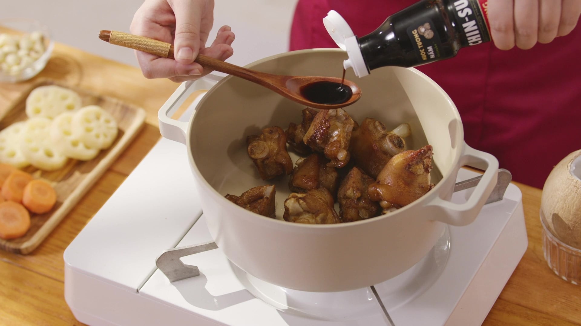 CHIN-SU Soy Sauce Chili Garlic 330ml - Masan Consumer