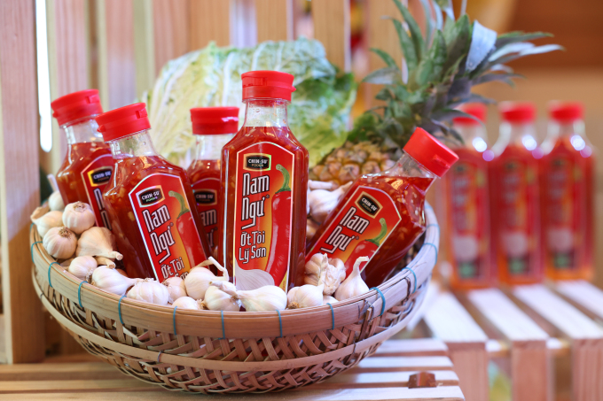 Nam Ngư Ớt Tỏi Lý Sơn mới được làm từ tỏi trồng tại đảo Lý Sơn. Ảnh: Masan