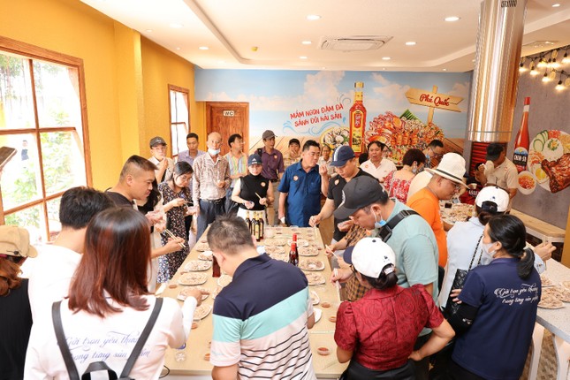  Choáng ngợp trong lần đầu khám phá nhà thùng nước mắm 'khủng' ảnh 4